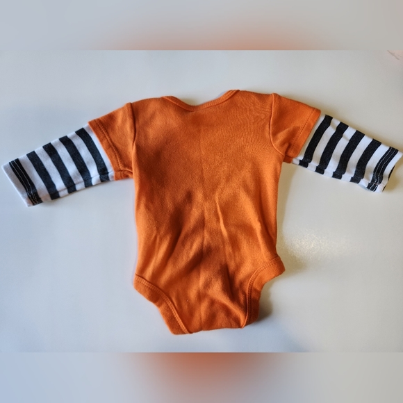 Newborn Halloween Orange Onesie With Long Sleeves & 2 Pairs of Newborn Bottoms - Picture 3 of 7